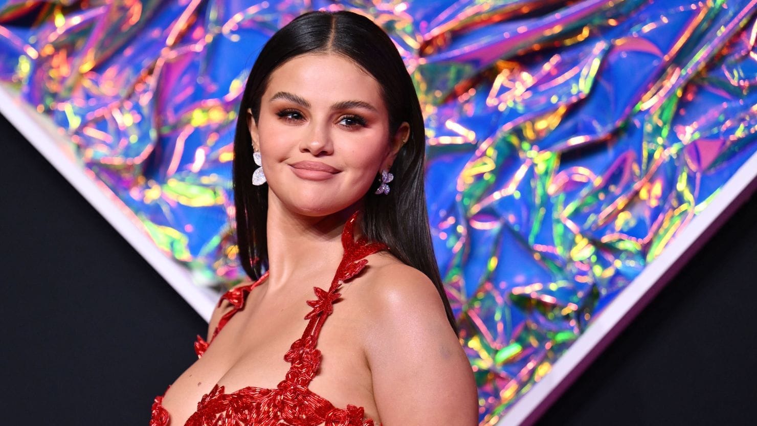 Selena Gomez Dazzles in An Oscar De La Renta Masterpiece at VMAs 2023