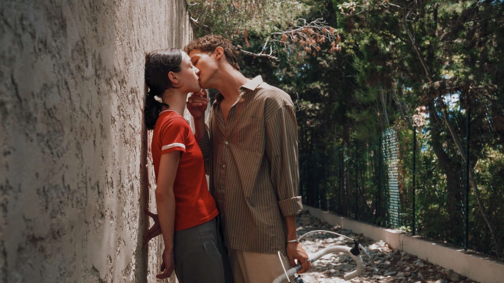 video-section-banner-image